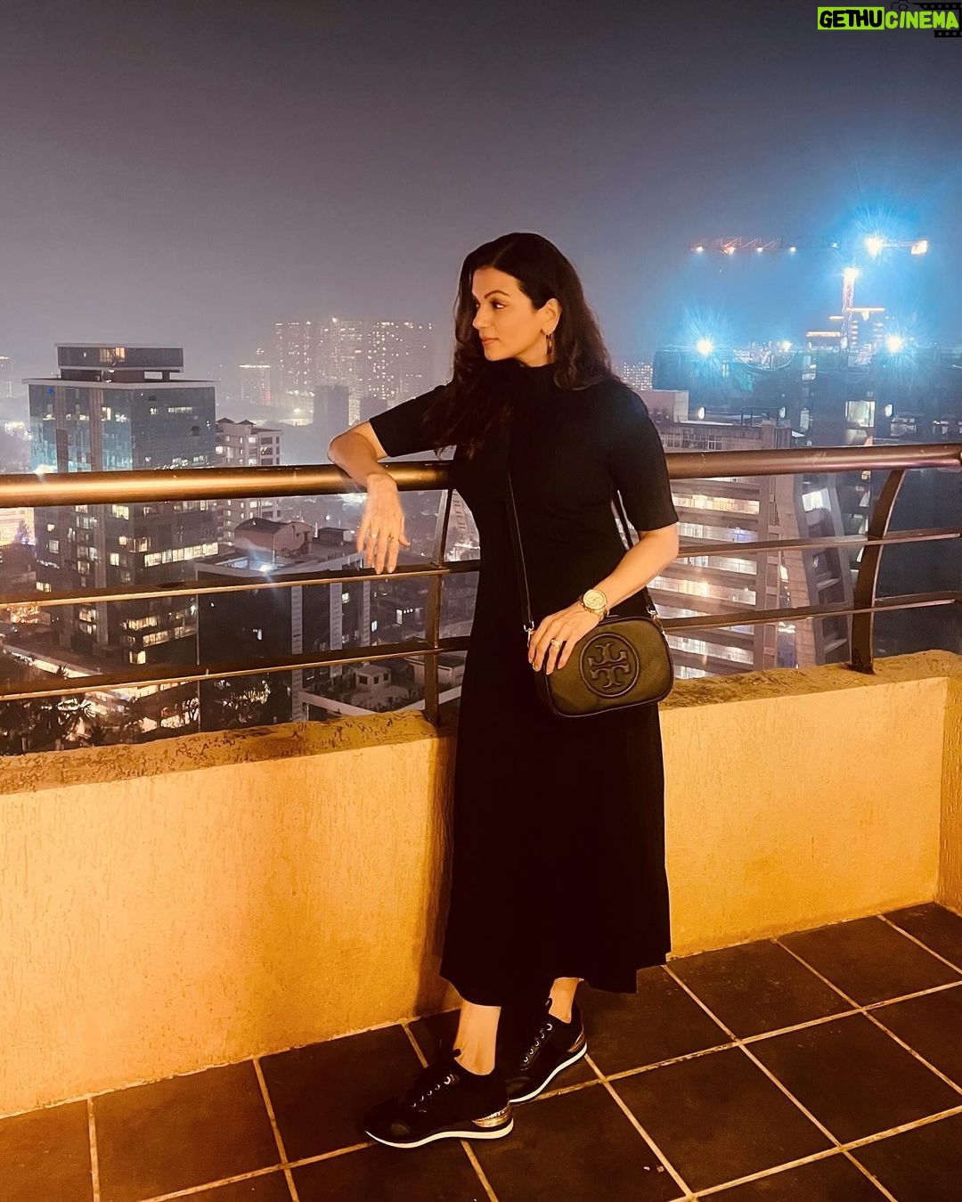 Prachee Shah Instagram - Don’t get dulled by the lights around you … just rise up, and shine brighter than the rest ✨ . . ( I know we are getting into 2024 soon , but 90’s music is nostalgic ❤️🎶) . #love #music #90s #mood #shinebright #pracheeshahpaandya