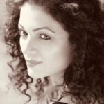 Prachee Shah Instagram – …
December state of mind ❤️❤️
.
Stay …🎶
.
#mood #december #favourite  #besttimeoftheyear #birthdaymonth #haircurled #pracheeshahpaandya 
📷 Headshot ~ @jayeshshethofficial 
@muskaansmakeupandhair