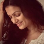Prachee Shah Instagram - Feeling the vibe ❤️ In love with this track 🎵❣️🎵 Wish there was a female version of it … ….जैसे पहले दफा कोई पागल हुई .. हुई मैं ..☺️ . . #huamain #love #reelitfeelit #madness #simply #me #pracheeshahpaandya