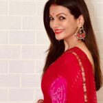 Prachee Shah Instagram – New beginnings are always fun… 😊❤️
Wishing  you all a very happy new year, full of  fresh starts and successful completions 😇 
.
.
#newyear #festive #diwali #traditional #me #pracheeshahpaandya