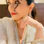 Prachee Shah Instagram – Magic is in the air… ❤️
. 
.
#love #selfies #instamood #pracheeshahpaandya #itsallintheeyes