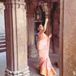 Prachee Shah Instagram – इश्क़ ❣️
.
.
#reelitfeelit #lovethissong #shootdiaries #ahmedabad #sareelove #actor #kathakdancer #pracheeshahpaandya 
Make up ~ @kiran.parmar.921 
Hair ~ @_hair.by.freya_ 
📷~ @namanngor 🤗