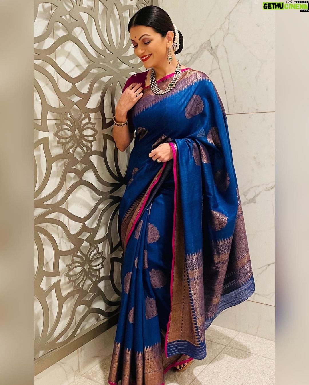 Prachee Shah Instagram - .. Traditions define culture. And your culture defines you 😇 . . #tradition #values #change #classic #saree #sareelove #sareelover #indian #kanjeevaram #silk #foreverlove #pracheeshahpaandya #eventdiaries