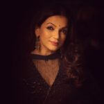 Prachee Shah Instagram - … कल चौदहवीं की रात थी … 🎶❣️🎶 . . 📷 ~ @inneesingh Mua ~ @jyotidhadial_makeup #ghazal #mood #forever #love #blackandgold #pracheeshahpaandya