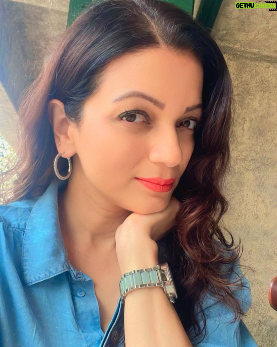 Prachee Shah Instagram - … Out of the Blue 💙 . . #blue #mood #love #pracheeshahpaandya