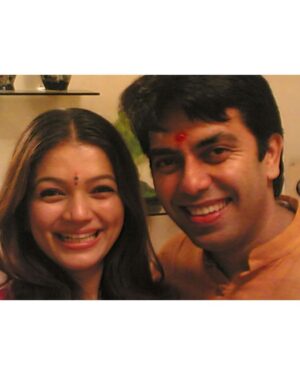 Prachee Shah Instagram - It’s been 18 years of being married , and 22 years of togetherness ❤️ and they sure went by in a blink ! 
Thank you Universe for the sweetness … ! I love you , and I love the way we understand each others silences , even when we are talking 😂
 ( not to be missed - the last pic - a valentines card that I gave ‘him’ back in 2002❣️ & the soundtrack 😇) 
Happy anniversary @vishwaspaandya 🤗❤️
#happyanniversary