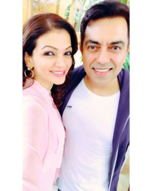Prachee Shah Instagram - It’s been 18 years of being married , and 22 years of togetherness ❤️ and they sure went by in a blink ! 
Thank you Universe for the sweetness … ! I love you , and I love the way we understand each others silences , even when we are talking 😂
 ( not to be missed - the last pic - a valentines card that I gave ‘him’ back in 2002❣️ & the soundtrack 😇) 
Happy anniversary @vishwaspaandya 🤗❤️
#happyanniversary