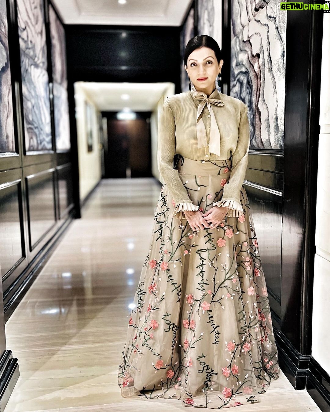 Prachee Shah Instagram - … Passage of time … Every step taken, is mine 💛 . . Outfit ~ @amybillimoria @elleindia #ellelist2023 #victorianstyle #dreamer #pracheeshahpaandya
