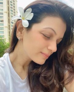 Prachee Shah Instagram - Somewhere between my yesterdays and tomorrows … 💛🤍💛