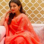 Prachee Shah Instagram - Keep your vibrations honest. You’re always felt, before you’re heard …🧡 . . #happiness #pure #peace #divine #grace #gratitude #backstage #eventdiaries #kathakdancer #actor #pracheeshahpaandya Nita Mukesh Ambani Cultural Centre