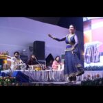Prachee Shah Instagram - … कथा कहे सो कथक 😇 … storyteller of a classical kind. Blessed to have performed for the Swami Haridas music & dance festival in Vrindavan with my amazing team of accompanying artists @yashwant_vaishnavofficial @mrinalupadhyay @farooquelatif @sangeetalahiri_vocalist . . #blessed #kathakdancer #actor #pracheeshahpaandya #onstage #live #performance #kathak #swamiharidastansensangeetnrityamahotsava #vrindavan