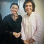 Prachee Shah Instagram – ‘Practice isn’t just about perfecting skills; it’s a journey that begins in the mind’. 
It was incredible watching the legendary Padma Vibhushan @zakirhq9 ji on stage and listening to him sharing profound insights on perfecting his art. From talking about his childhood…the way he tries to make each performance different… to him saying that he’s still a work-in-progress! 🙏🏻 
It’s always truly a humbling and learning experience to meet him. 😇 अनुभव is an annual gathering organised by Padmavibhushan Pandit Hariprasad Chaurasia ji 🙏 at his Vrindaban Gurukul . 
.
An evening that’s etched in my mind forever! 
.
#aboutlastnight #learning #studentforlife #experience #zakirhussain #maestro #legend #tabla #blessed