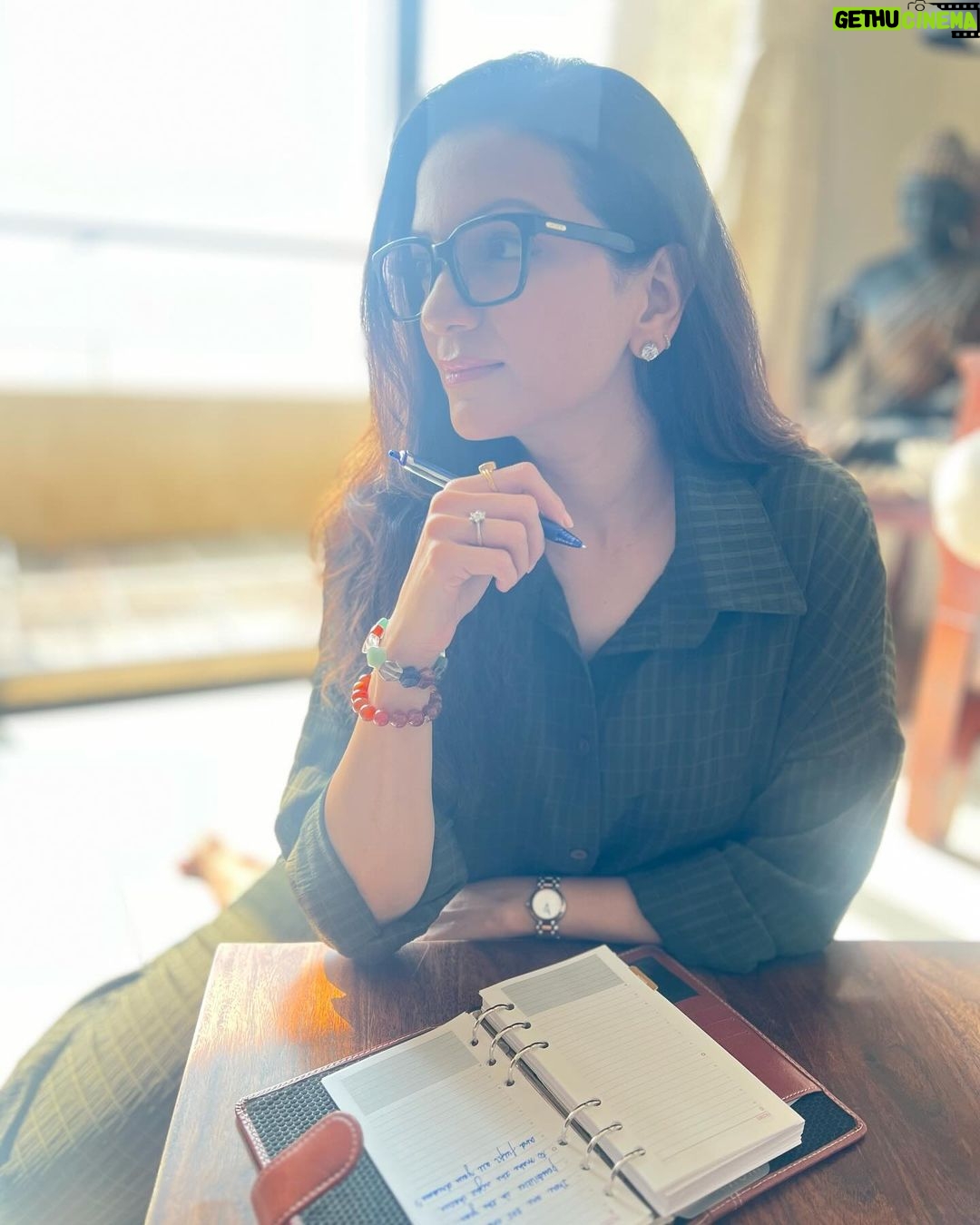 Prachee Shah Instagram - … There are 366 endless possibilities in the year, to make the right choices and fulfil all your dreams 😇❤️ . Happy new year 🎉 . #2024 #leapyear #366days #happynewyear #newbeginnings #love #happiness #choices #dreams #goals #believeinyourself #pracheeshahpaandya
