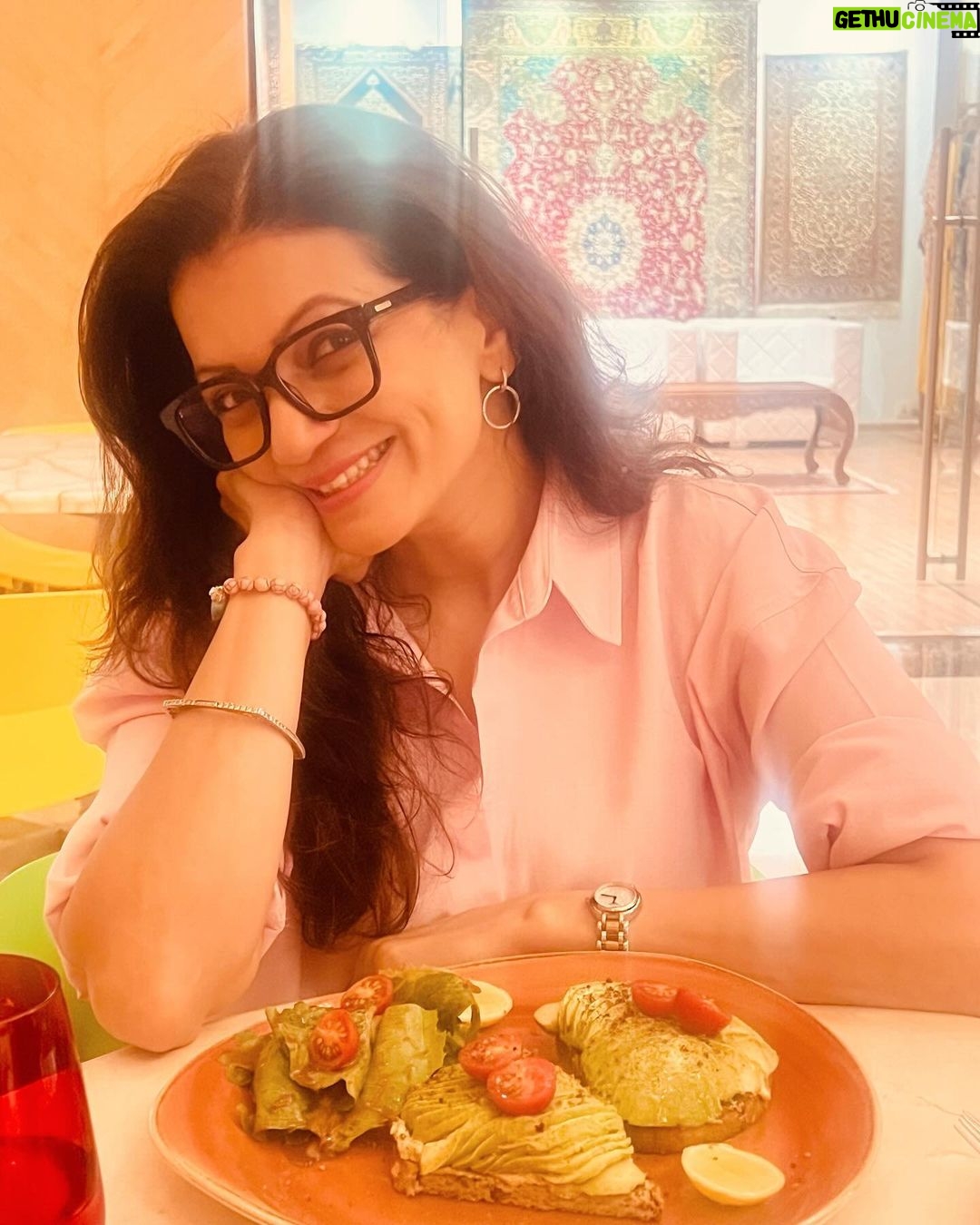 Prachee Shah Instagram - This festival season believe in Santa Claus… trust in miracles and manifest your dreams 💕 . . #christmasvibes #happiness #love #december #dreamer #simply #me #pracheeshahpaandya