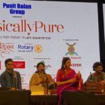Prachee Shah Instagram - An impromptu call on stage by such incredible artists @kaushiki_sings🙏@rahuldeshpandeofficial 🙏🏻 couldn’t resist performing 😇 Was an honour being a master of ceremonies for their concert last night in #nashik . Thank you #audience for all your love ❤️ Also some amazing artists on stage 🙏@ishaanghosh @vishalhiralaldhumal @milindvasudevkulkarni @muradalikhan @rohanvanage @violin_rajas . #impromptu #onstage #love #performing #kathak #bhaav #expression #dance #classicallypure #concert @vasantotsavofficial #nashik #blessed #kathakdancer #actor #compere #memories Nashik