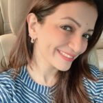Prachee Shah Instagram - … क्या कहे दिल से... धड़कनें पागल सुन लो क्या बोले... सांसों की हलचल 💙 . . #mood #selfies #pracheeshahpaandya