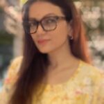 Prachee Shah Instagram - … There’s a marked difference in the two … किसी का होना & किसी का हो जाना …💛❤️💛 . Love like that …🎶 . #love #coffee #yellow #just #like #that #simply #me #pracheeshahpaandya