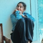 Prajakta Koli Instagram - Oh December, the month of wearing denim jackets in mumbai without drowning in sweat. 🫶🏼