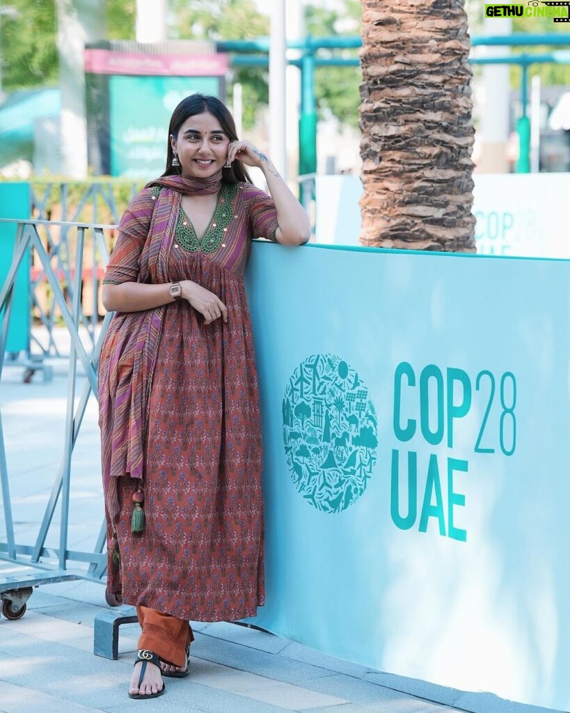 Prajakta Koli Instagram - Day 4 at @cop28uaeofficial speaking about water conservation with @nasa and the power of storytelling with @google 🌏💜 …. 📷- @roverdiaries_ Outfit by @drzya_ridhisuri Dubai, UAE
