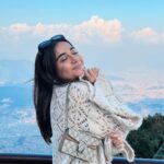 Prajakta Koli Instagram - Mountain hi 👋