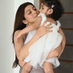 Pranitha Subhash Instagram - 🎵