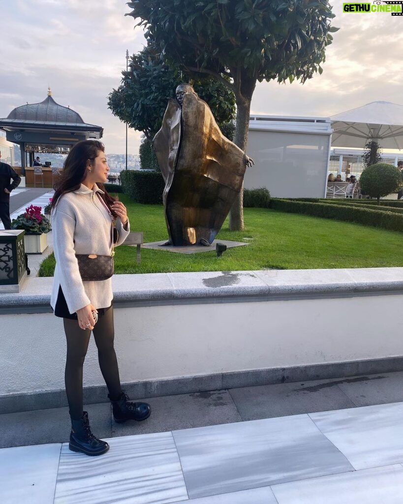 Pranitha Subhash Instagram - Sunsets and night walks in Istanbul Istanbul, Türkiye