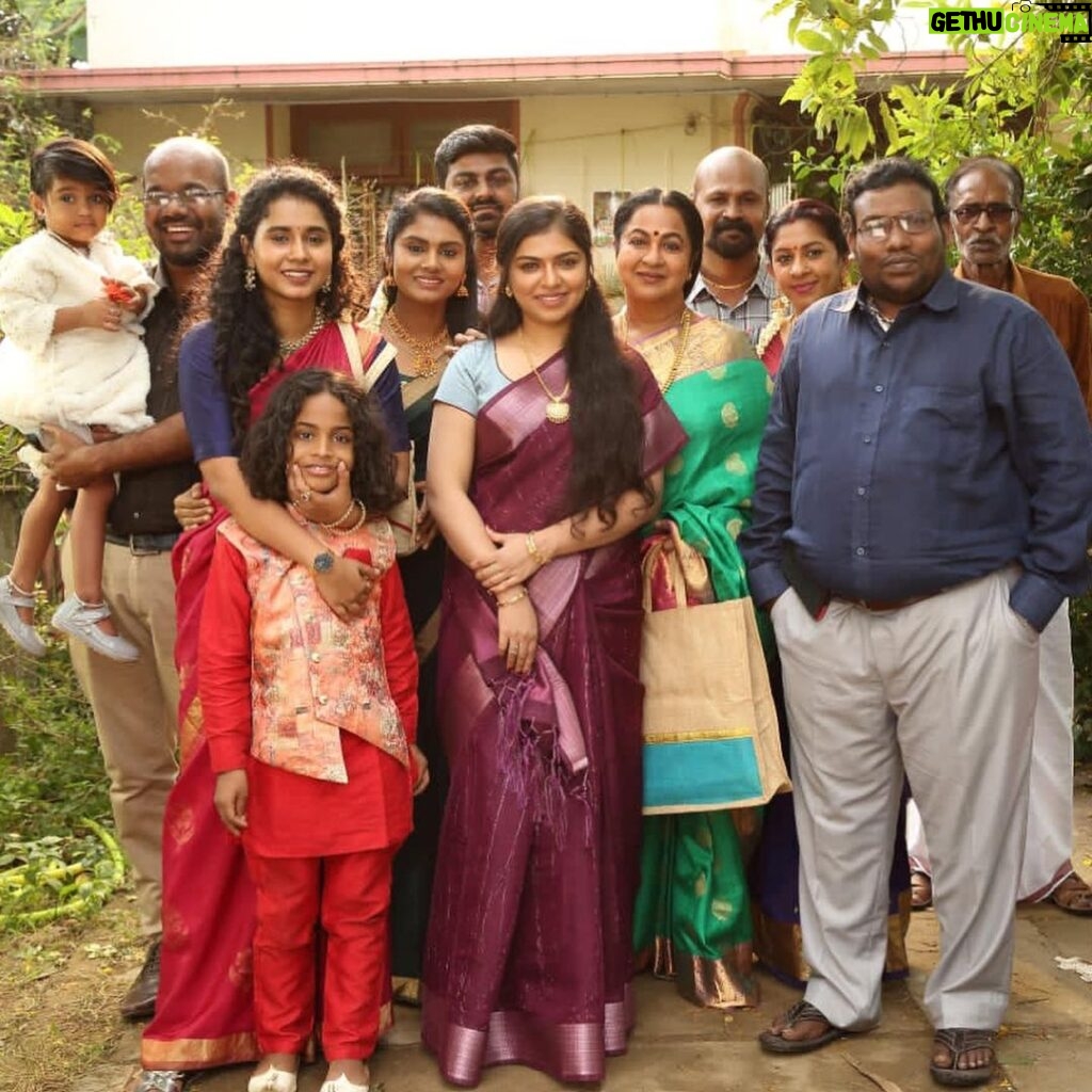 Prathana Nathan Instagram - With Uthaman Pradeep’s family ✨ #lovetoday #pradeepranganathan