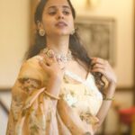 Prathana Nathan Instagram - 🍂🍂 Jewellery @bronzerbridaljewellery @ks_photographyofficial 📸