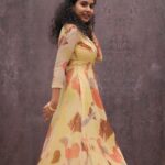 Prathana Nathan Instagram - #lovetoday for @ssmusicofficial Wearing ~ @label_afeera ✨ Styled by @shakthi_pradeep ✨ @aadilsharieff ✨ #pradeepranganathan