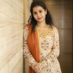 Prathana Nathan Instagram - Inframe : @prathananathan Click : @lokesh_royal.offl Pro : @onlynikil . . #lovetoday #fame #dubbing #artist #potrait #modeling #candid #pose #photography #cinema #massive #hit #trending #debutante #femaleartist #lokeshphotography❤️