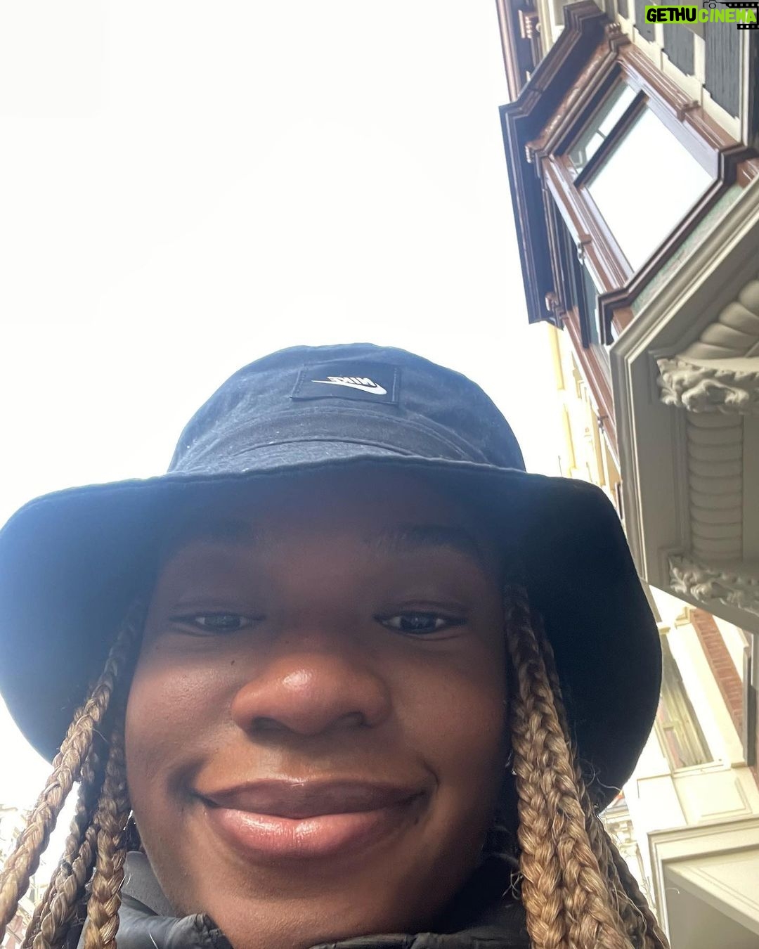 Precious Mustapha Instagram - 🔋 𝓢𝓮𝓿𝓮𝓷𝓽𝔂 𝓽𝔀𝓸 𝓱𝓻𝓼 𝓲𝓷 𝓓𝓪𝓶 🔋 Amsterdam, Netherlands