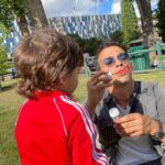 Primo Reggiani Instagram - “Dai facciamo le bolle di sapone!!” 3…….2……..1……..”ciao papà” E tu rimani da solo a fare bolle di sapone e facce assurde 🤣🤣❤️