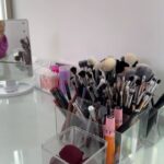 Priscila Buiar Instagram - Conteúdo extra e surpresa desse mês de Dezembro no Selfcare: dicas de automaquiagem com minha amiga e maquiadora super profissional @carolzimmaromakeup Make prática para várias ocasiões, com um kit reduzido pra quem for levar pra viagem e na correria do dia a dia; e vários produtos com ótimo custo benefício 💓 Surprise content this December on Selfcare: makeup tips with my friend and super professional makeup artist @carolzimmaromakeup. Practical makeup for various occasions, featuring a compact kit for travel and the hustle of daily life; and various products with excellent cost-effectiveness 💓