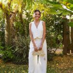 Priscila Buiar Instagram - Uma clássica alfaiataria no tom off white, detalhe delicado nos botões de madrepérola, conforto na modelagem da calça com o cós de elástico que se adapta a cintura. A união moderninha e clássica, sem esquecer o conforto necessário do dia a dia. Diria que é meu look favorito da nossa collab com @atrixo_oficial . Gostaram? Rio De Janeiro, Brazil