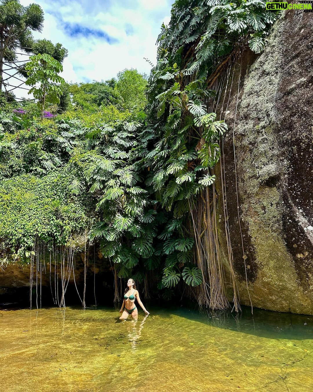 Priscila Buiar Instagram - A natureza é perfeita 💚 Pousada Paraíso