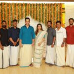 Prithviraj Sukumaran Instagram – They say it takes an army! And it truly does take one! Onam lunch with all those who help us on a daily basis.#extendedfamily#Onam2023#missingdaddyasways