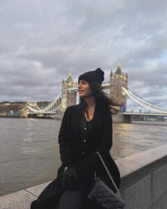Priya Varrier Instagram - 🖤🌉