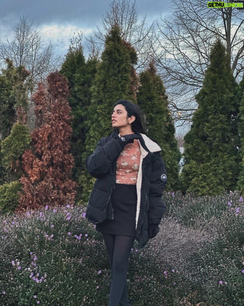 Priya Varrier Instagram - Your mind is a breathtakingly beautiful meadow!🌻
