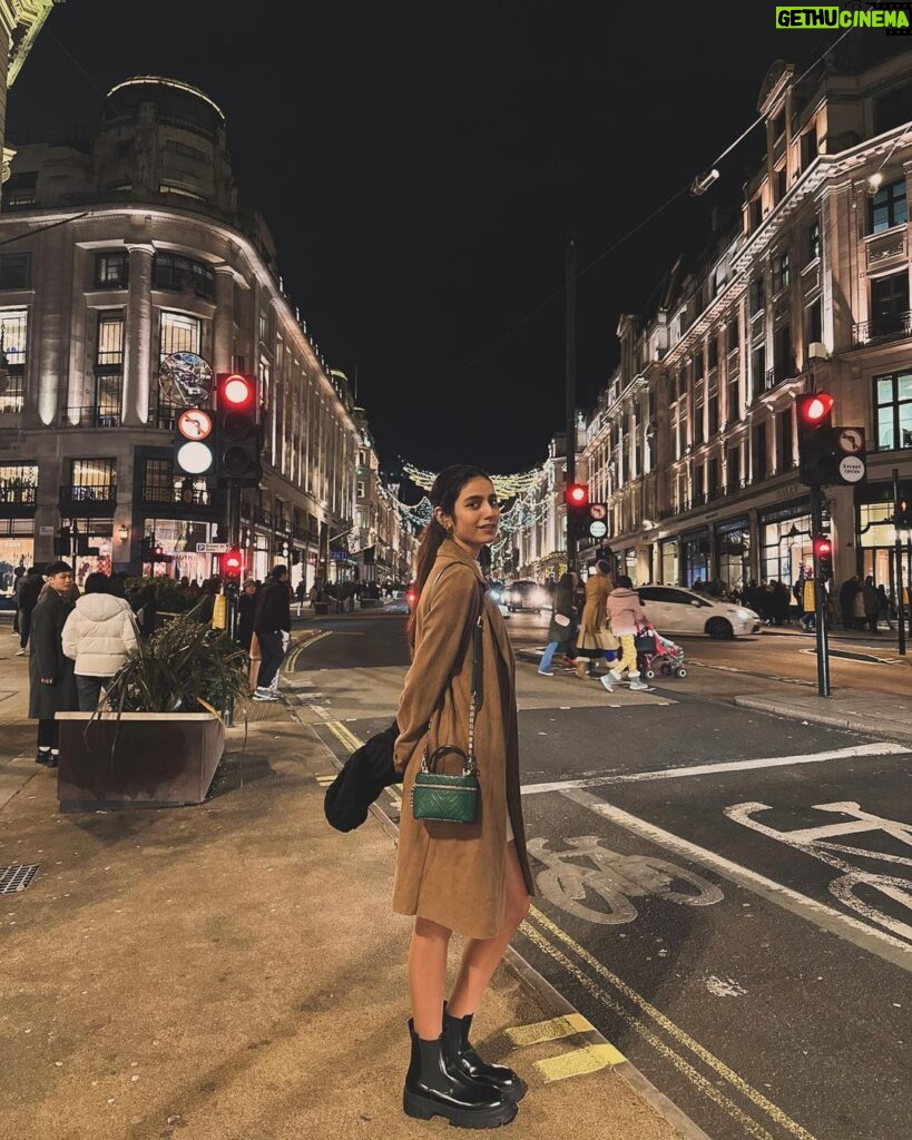 Priya Varrier Instagram - Love, London!🎇