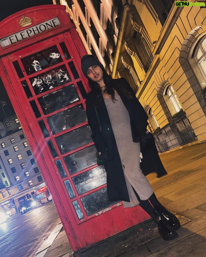 Priya Varrier Instagram - ☎🧨🎡 Winter Wonderland