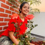 Priya Venkat Instagram - 🍀🌱🌳🪴💚 #love #spirituality #nature #plants #trees