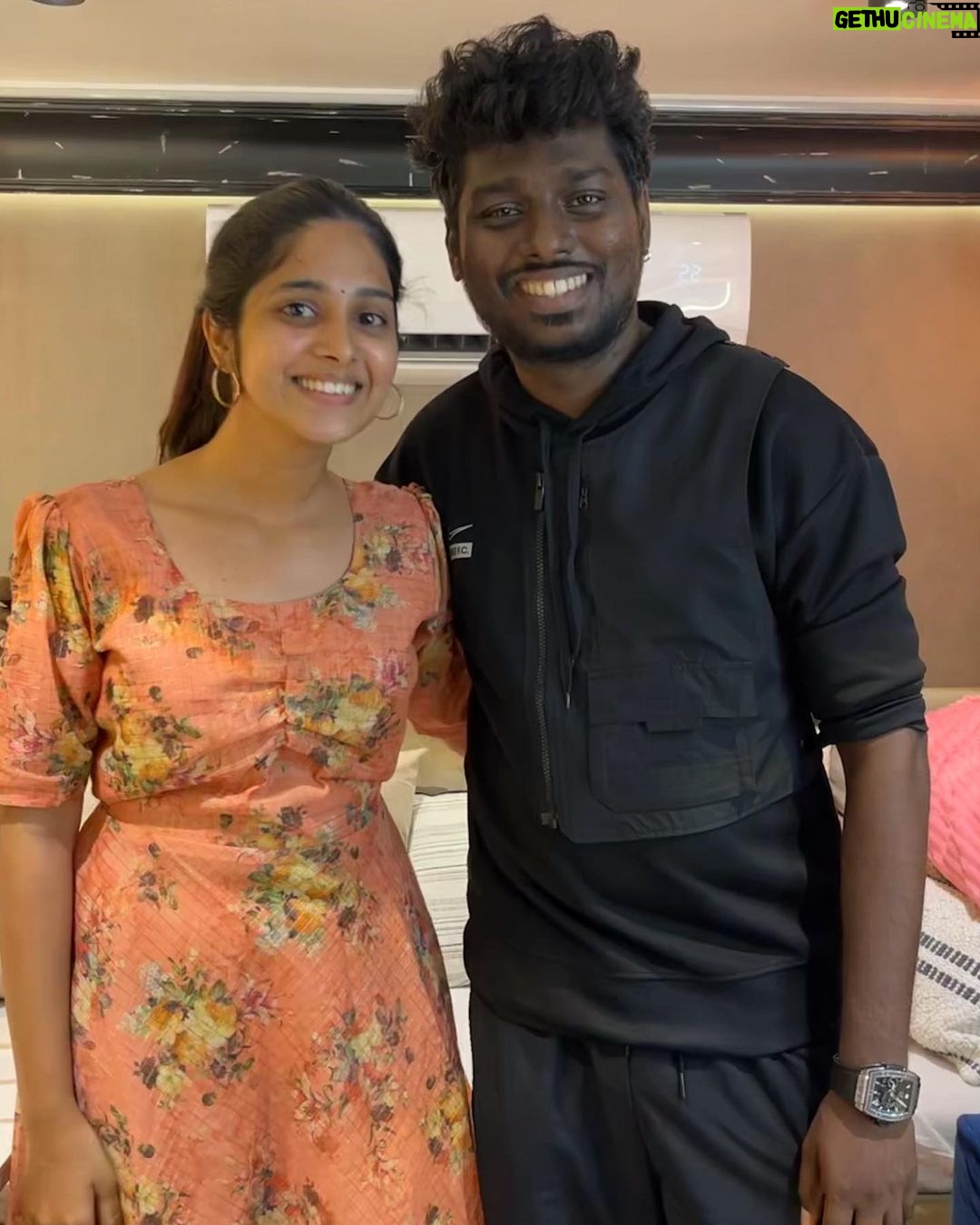 Priya Venkat Instagram - With The GOAT Greatest of all time. @atlee47 SIR @iamsrk sir 🔥 @deepikapadukone ma'am, @nayanthara Ma'am @actorvijaysethupathi sir Thanks to @redchilliesent @gaurikhan Thanks to GOD Thanks to @atlee47 sir 🧿🙏🔥for giving me this opportunity. Sir you are great… god will always be nice to you…! #Atlee #JAWAN #SRK #spirituality #love