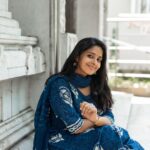 Priya Venkat Instagram – The universe will make it happen.. 🪐 
For @athiradesigns 
Captured by @harini_sarathy 

#love #spirituality #photoshoot #priyavenkat #universe