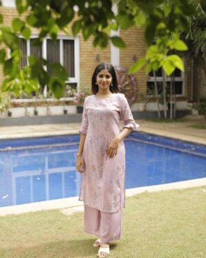 Priya Venkat Instagram - 🌸
For @beige.couture 

#priyavenkat #shoot #spirituality #love