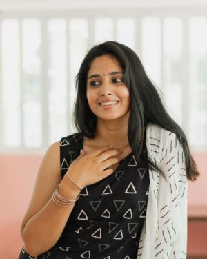 Priya Venkat Instagram - 🖤
Shoot For @athiradesigns 
Captured by @harini_sarathy 

#priyavenkat #photoshoot #trending #kollywood #tollywood #mollywood #bollywood #cinema #modeling #traditional #spirituality #love