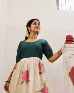 Priya Venkat Instagram - Outfit by @athiradesigns 💜 Captured @harini_sarathy 💜 #love #spirituality