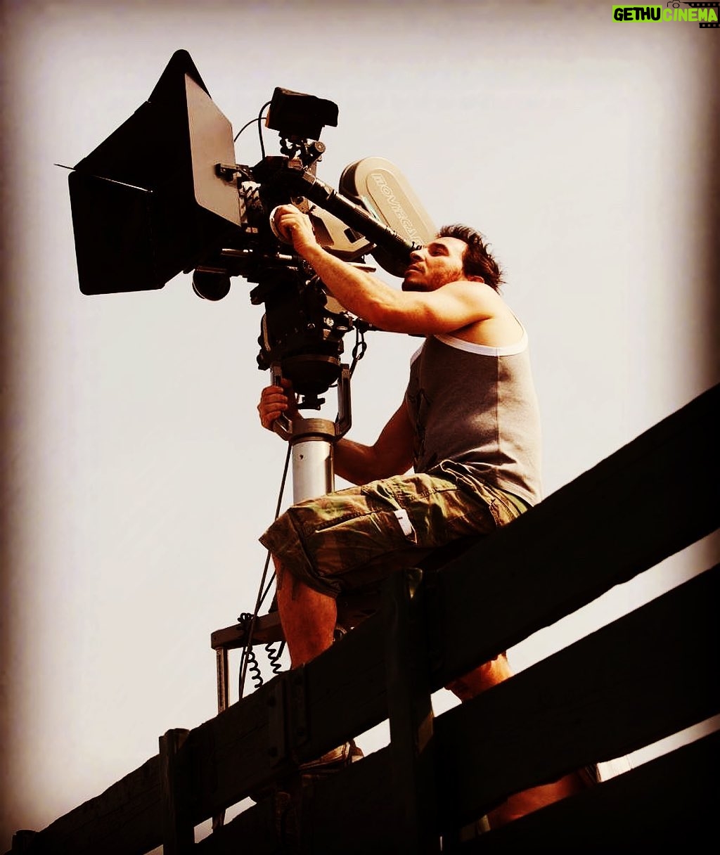Pyotr Buslov Instagram - Всем привет✊🎥Вот нашёл архивную фотку)) Не могу понять,с какой съёмочной площадки она?! Может,поможете?!)) 1. Бумер 2. Бумер. Фильм второй 3. Наша Раша сезон 3,4 4. Короткое замыкание ( новелла «Срочный ремонт») 5. Высоцкий. Спасибо, что живой 6. Родина/FLIPOUT 7. Домашний арест 8. БУМЕРанг 9. Неприличные деньги 10. СЕВЕР 11. Близкие/пилот