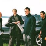 Pyotr Buslov Instagram - Итак, в продолжение темы второго Бумера🎥⭐️На фото 01.06.2005. Рыбинск. Мало кто знает, 🧐что сцена «Купание Бумера» была сокращена из сценария первого, и перешла потом в Бумер.Фильм второй!!! И стала сном Кота, которая и возвращает ему память в деревне у деда Ильи🎞😎 #бумер #е38 #bimmer #бумерфильмвторой #е53 #петрбуслов #съемкифильма #cinema #донрежиссер #яимойбумер #мойбумер #режиссербумера #беха #бумермчится #всемдобра