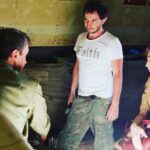 Pyotr Buslov Instagram - Всем привет!!!В в эти выходные на Первом канале, в прайм-тайм впервые покажут четырехсерийную версию ВЫСОЦКИЙ. Спасибо что живой. Поздравляю всех причастных с этим радостным событием!!!🎥⭐️Мы ждали его почти десять лет!!! И никто к нам за это время близко не подобрался, разве что -Домашний арест))-смотрите и пишите мысли и наблюдения!!! Всем добра!!!🌞🎥