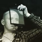 Pyotr Buslov Instagram - На съёмочной площадке фильма «Высоцкий. Спасибо что живой.» с моим другом Гриней ( Кинооператор Игорь Гринякин)🎥🎞🖤 без него этого фильма бы не было, ну или бы был, но тогда без меня!!! #вгик #вгиковцы #владимирвысоцкий #съемки #кино🎥 #всемдобра❤️